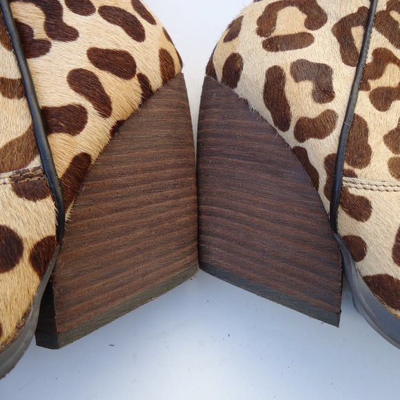 SIZE 7. Very Volatile Leopard Print Booties. - Picture 16 of 16